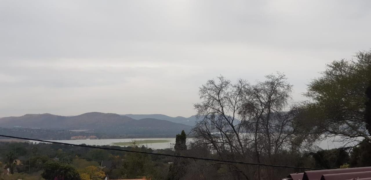 Mia Hills Guest House Hartbeespoort Luaran gambar