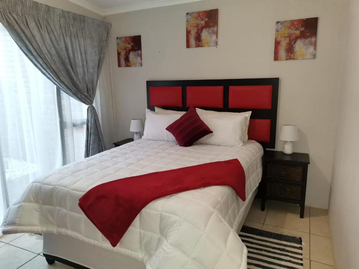 Mia Hills Guest House Hartbeespoort Luaran gambar